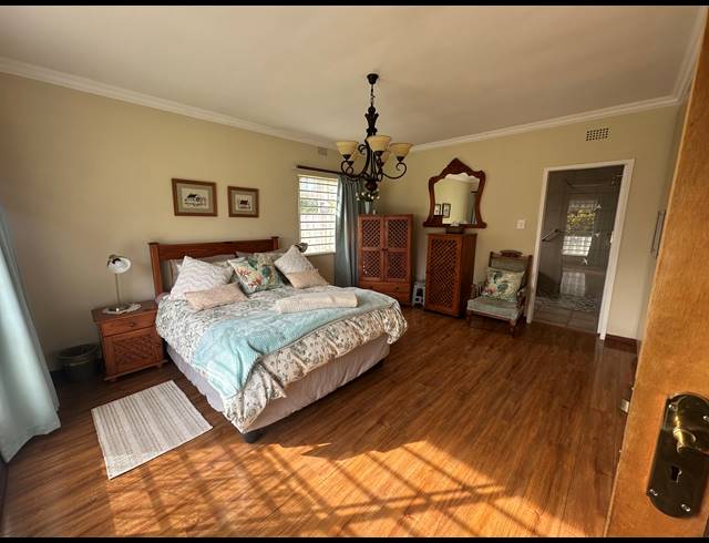 6 BEDROOM HOUSE FOR SALE IN BRACKENHURST